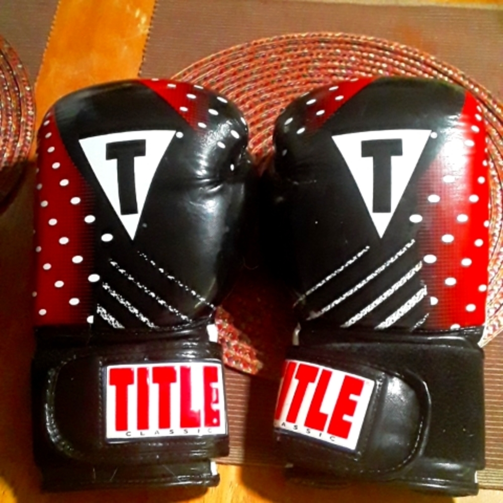 Title Classic Boxing Gloves 12oz Gem